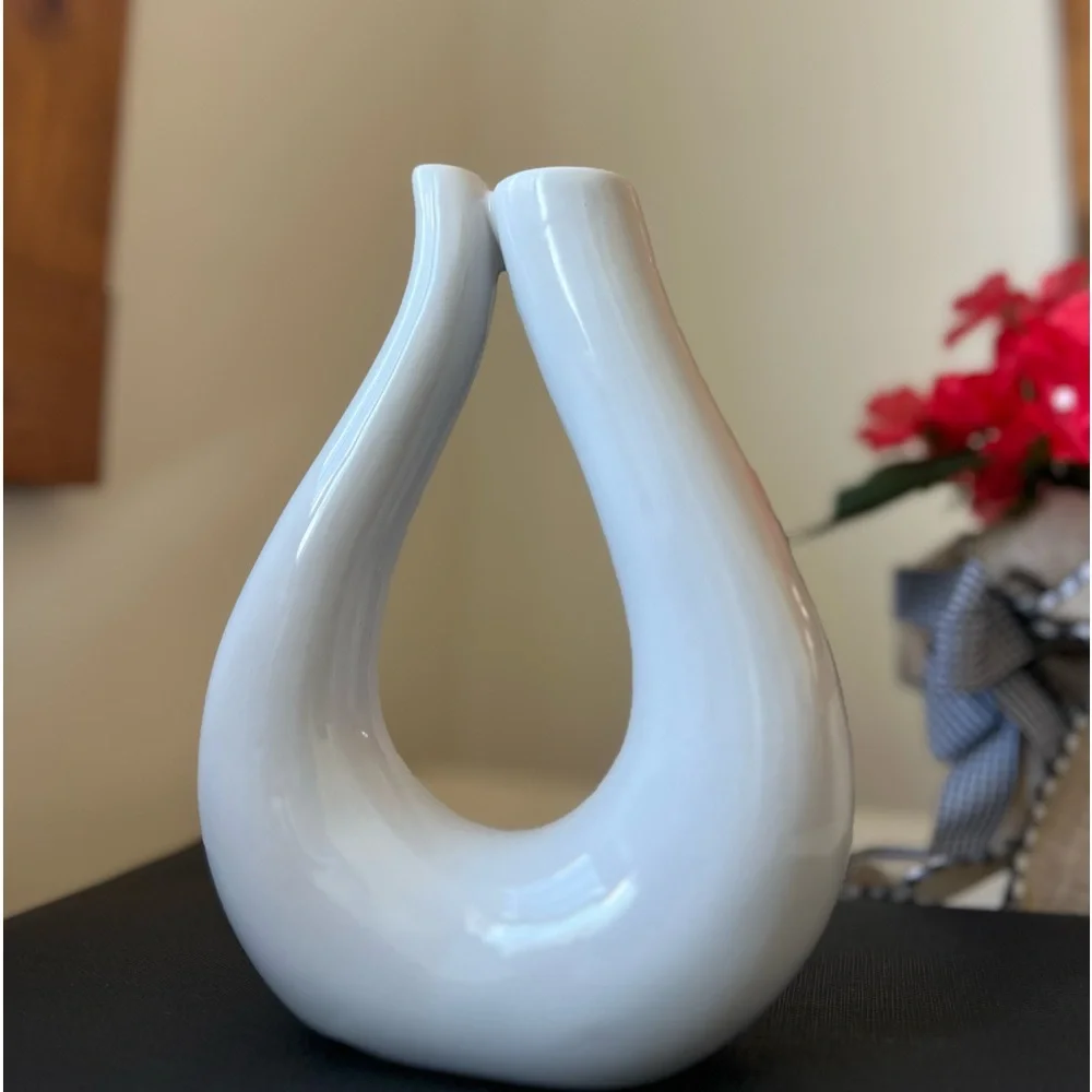 White Ceramic Vase Set of 2 for Modern Home Decor, Round Matte swan Vases for P